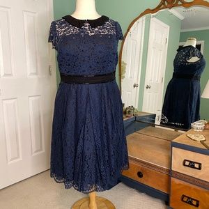 Lovely lace & sequin collared dress